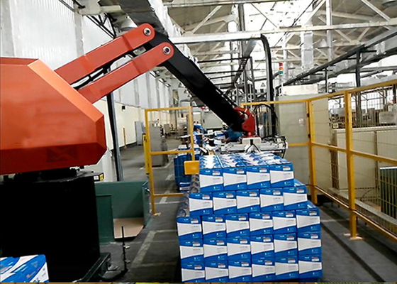 4 asce che trasportano controllo con palette robot dello SpA della macchina del posto e della scelta